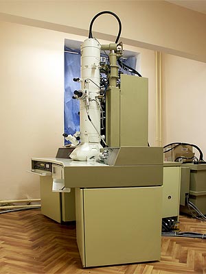 Просвечивающий электронный микроскоп JEOL JEM 1200 